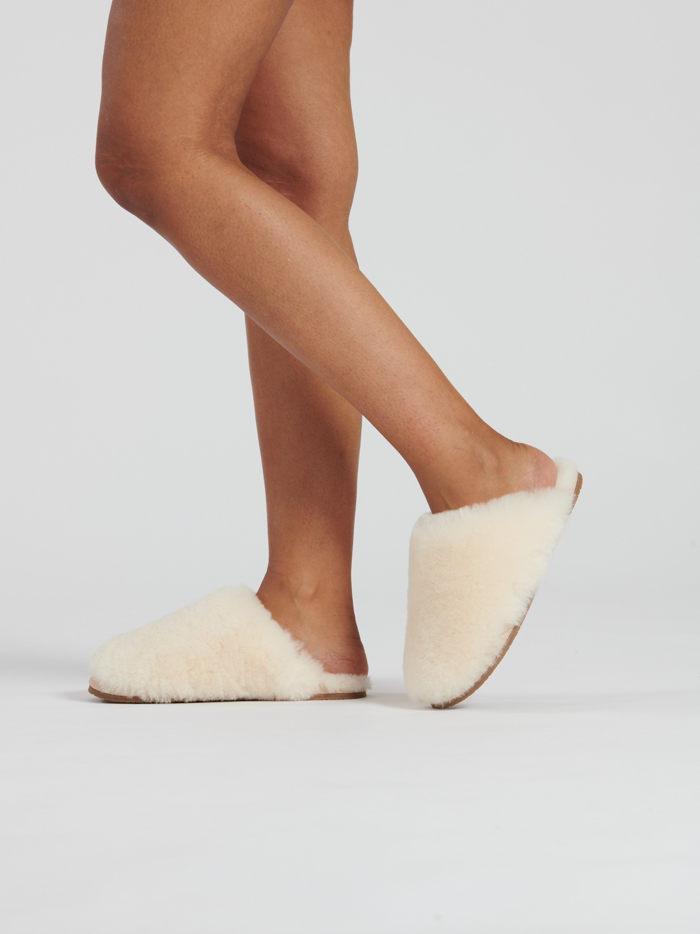 Lulabay ladies real sheepskin slippers Cream