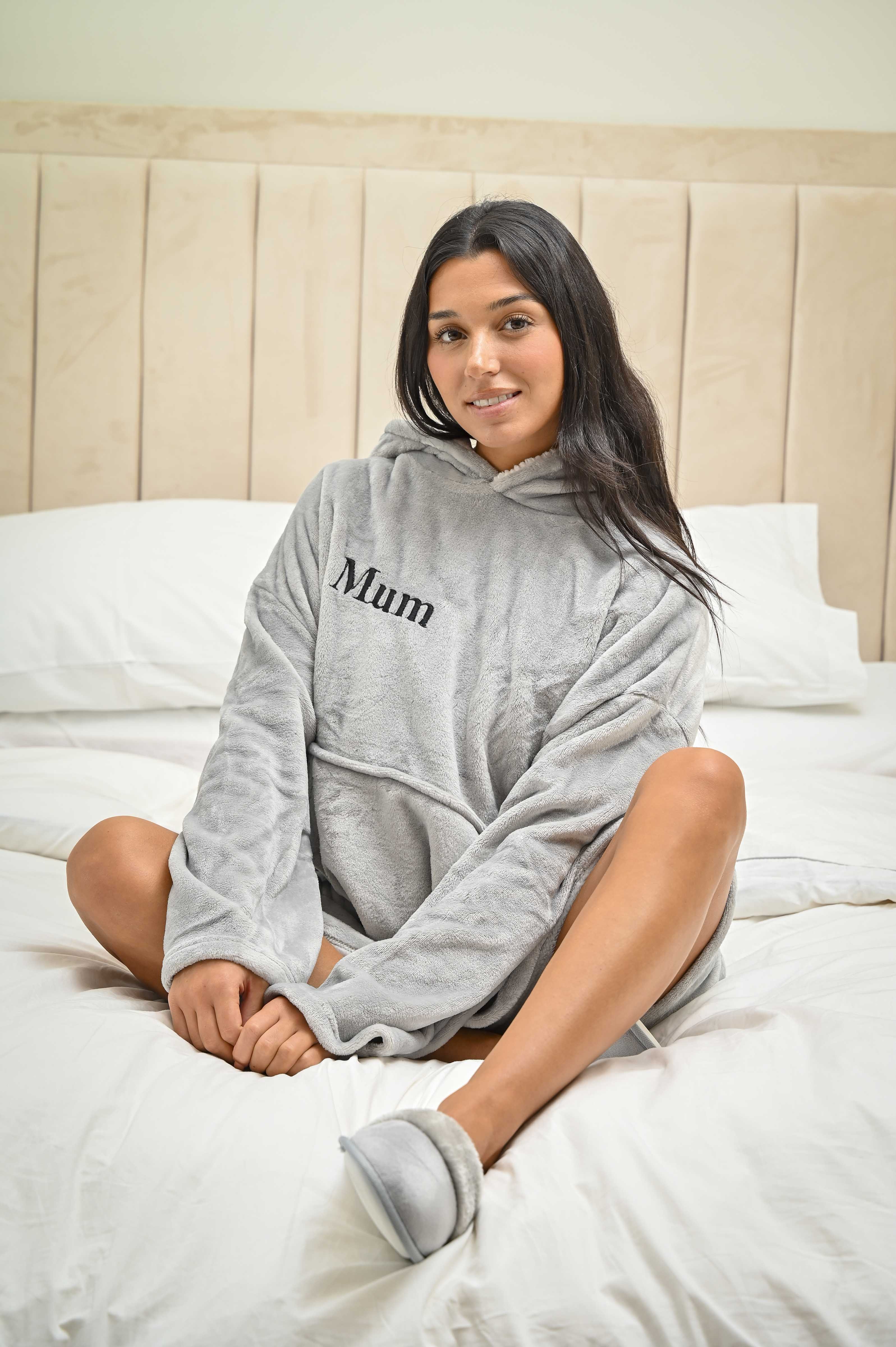 Ladies oversized hoody in Light Grey is perfect for the cold nights. With super soft plush fabric, hood to the back and a kangaroo pocket to the front. Completed with a fully lined hood and your name embroidered to the front chest.