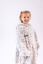 Load image into Gallery viewer, Kids plush leopard personalised oversized hoody
