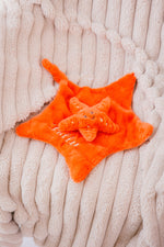 Load image into Gallery viewer, Babies personalised unisex recycled star fish comforter
